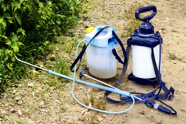熱湯除草の効果について:薬剤ポンプ